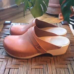 Sandgrens Toykyo Clogs in Nude EUC EU 37 US 6-6.5